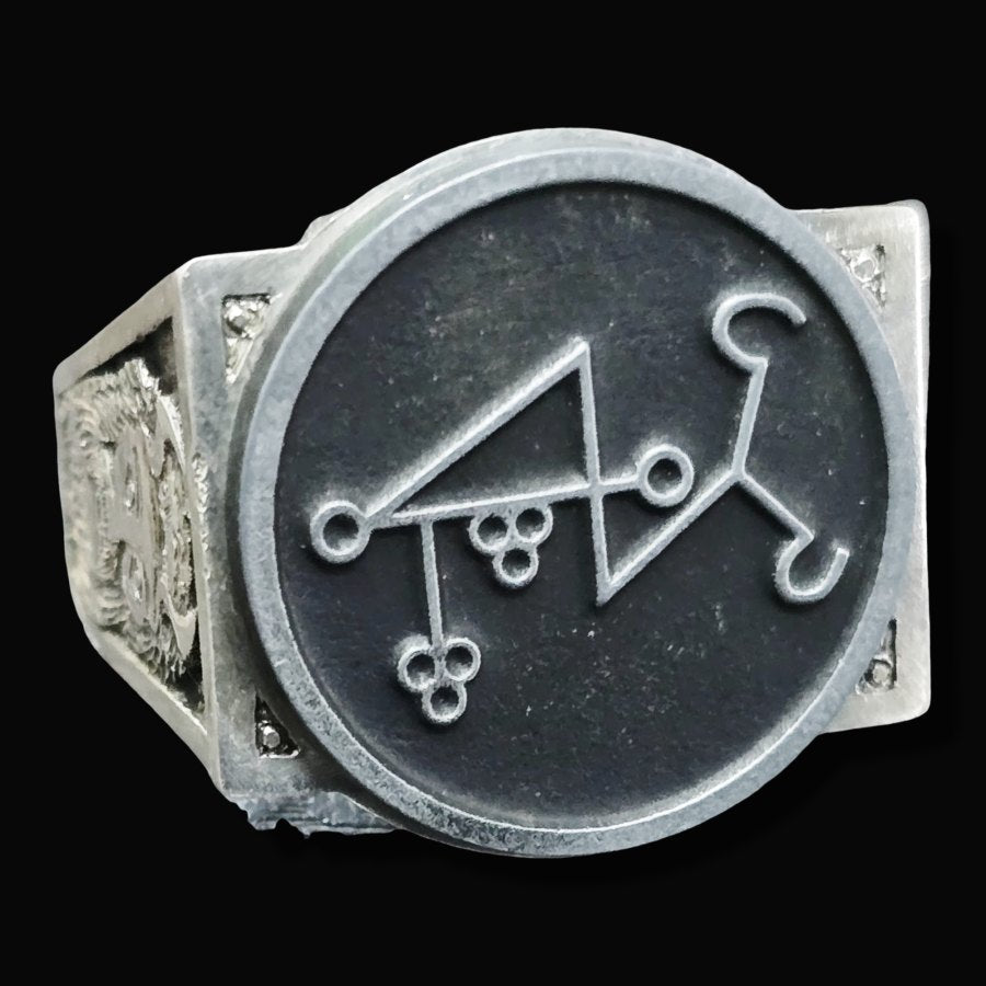 Demon Ring 21 COUNT PRESIDENT MARAX 72 Demons Lesser Key of Solomon Goetia In Silver 2.2 cm x 1.8 cm 18 Gr Art 1799 - Bricks Masons