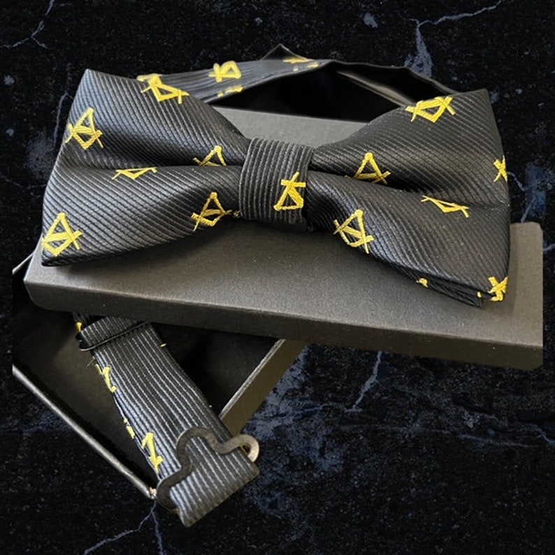 Master Mason Blue Lodge Bow Tie - Tailor Made Square and Compass Black & Gold - Bricks Masons