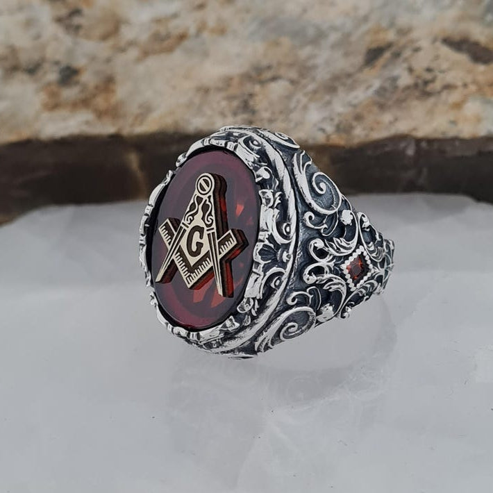 Master Mason Blue Lodge Ring - Garnet Zircon Compass & Square - Bricks Masons