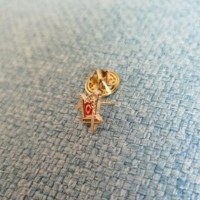 Master Mason Blue Lodge Lapel Pin - 12mm Red Enamel & Gold Plating - Bricks Masons